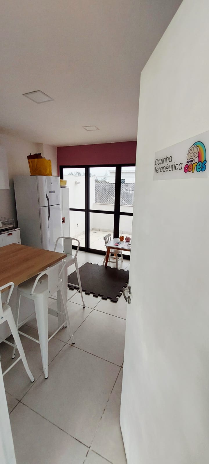 Entrada da cozinha terapêutica do Espaço CoReS.